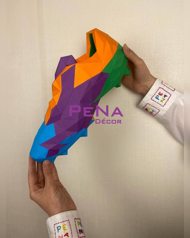 مجسمه دکوراتیو کتونی ورزشی