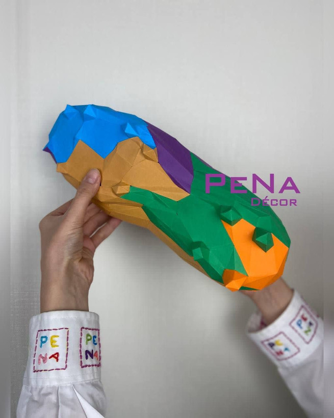 مجسمه دکوراتیو کتونی ورزشی