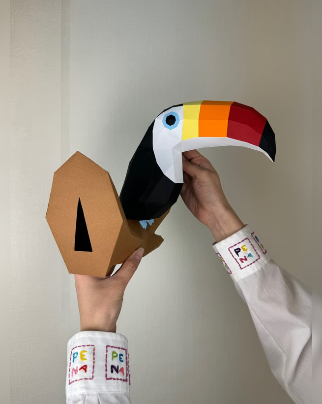 مجسمه دکوراتیو توکان روی شاخه