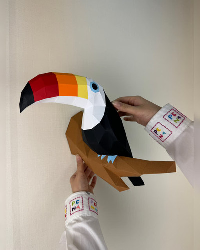 مجسمه دکوراتیو توکان روی شاخه