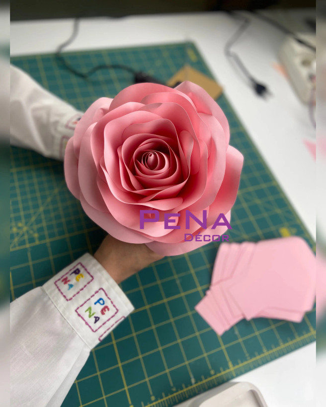 کلاس آموزشی ساخت گلهای دکوراتیو