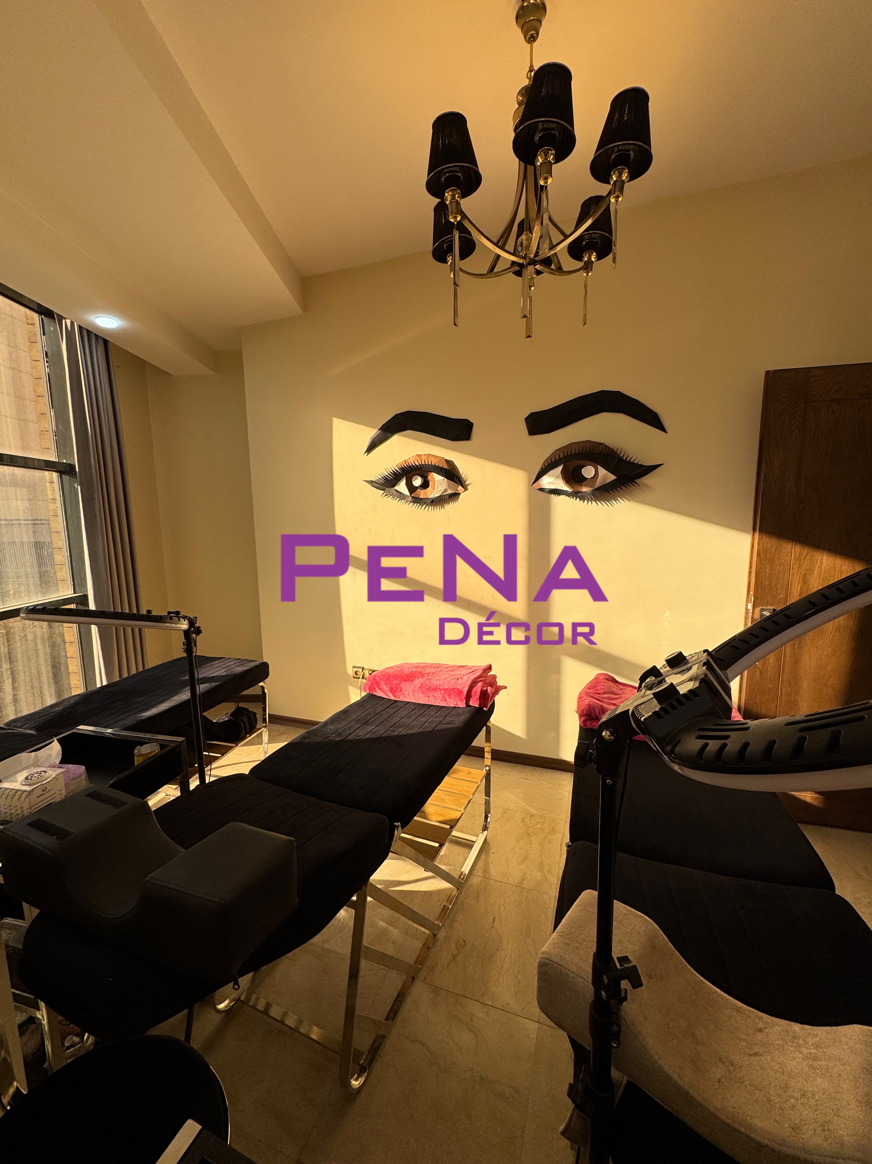 مجسمه دکوراتیو چشم و ابرو